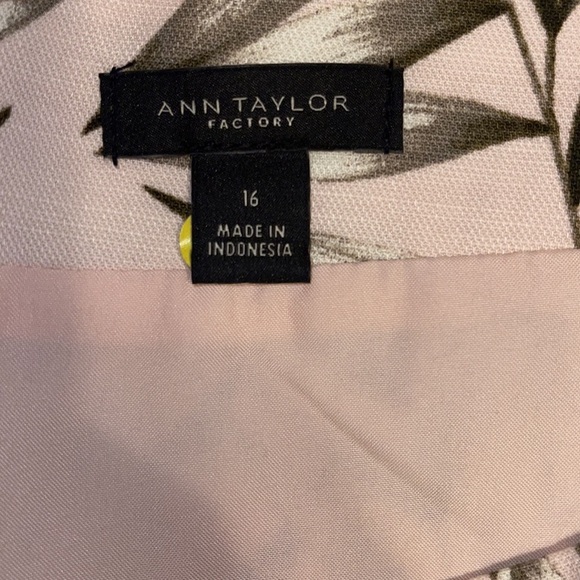 Pink & Green Ann Taylor Factory Pencil Skirt w/ Lining Size 16 - Picture 5 of 6